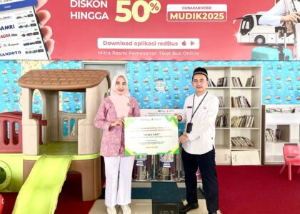 Gambar: Serah Terima Bantuan kepada TTPG Pulogebang oleh Unit TJSL Agrinas Palma (Dok. Agrinas Palma)